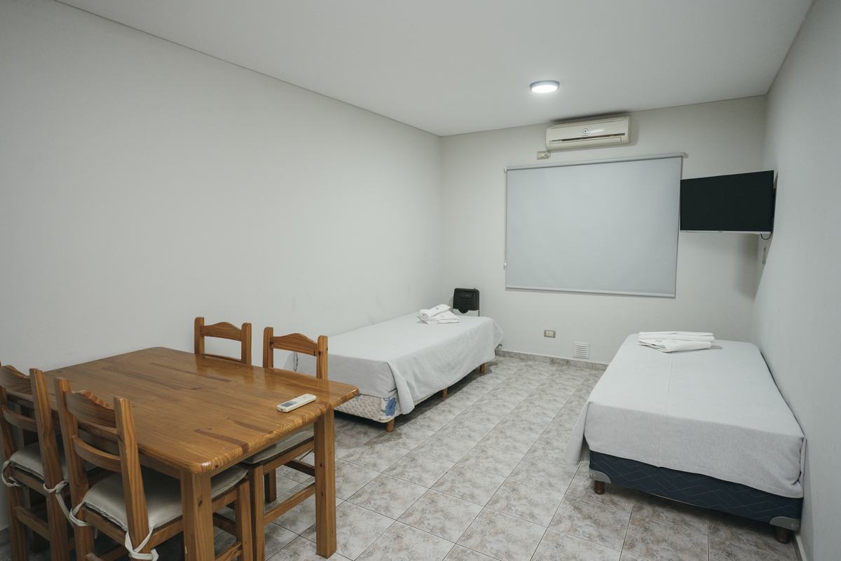 Área verde y jardines del hotel