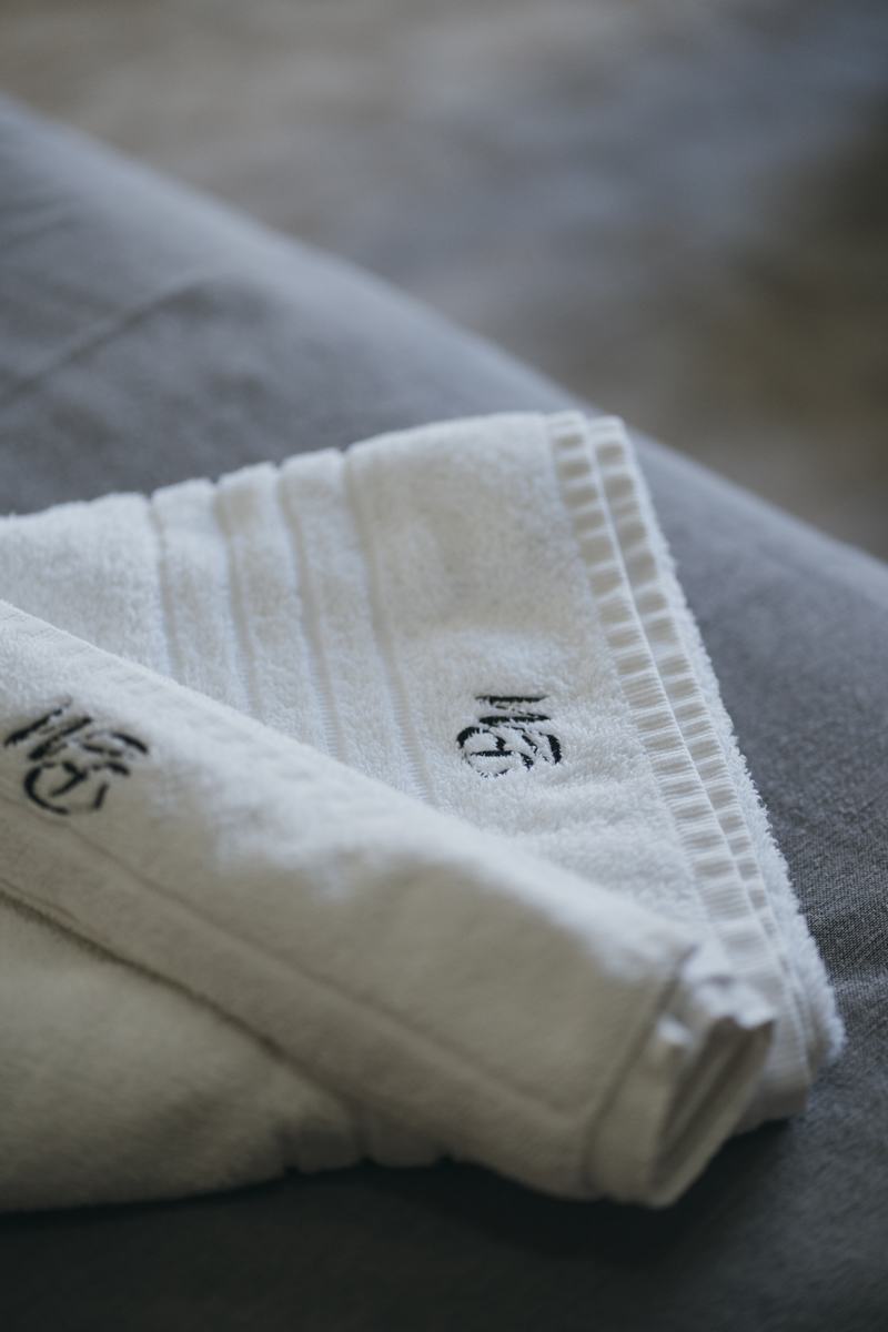 Sector de piscina y descanso exterior